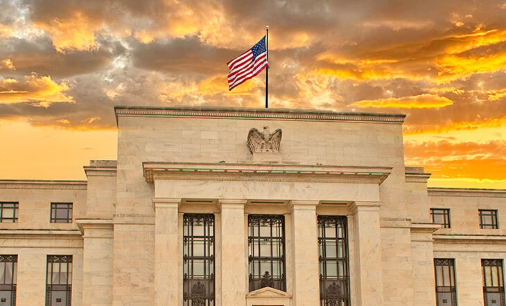 La Réserve fédérale devant un coucher du soleil